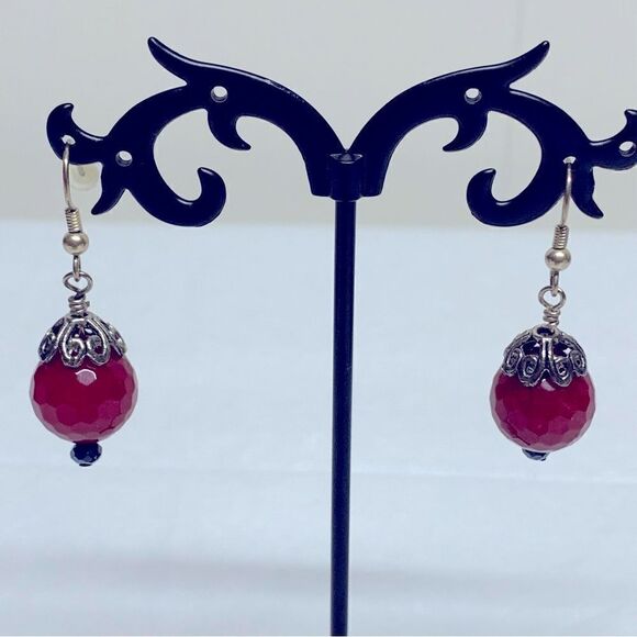 Sparking Red Faceted Crystal Drop Dangle Earrings 1.75” Vintage Gorgeous - Picture 3 of 5